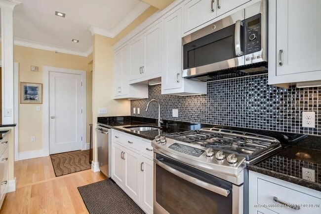 Building Photo - Penthouse Condo in Downtown Portland Peninsula