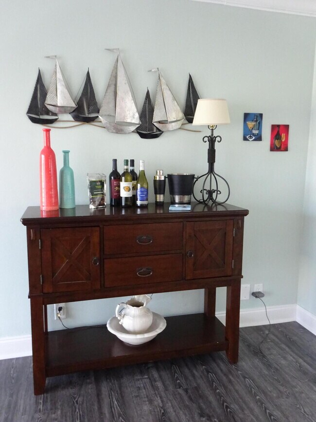 Building Photo - 908 SE 10th St