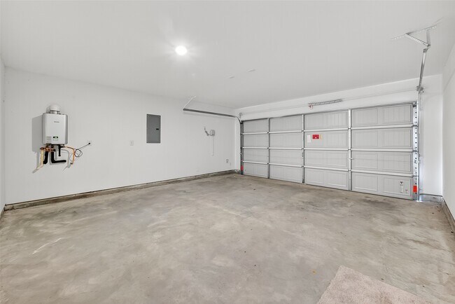 Building Photo - 18510 Autumn Hts Ln