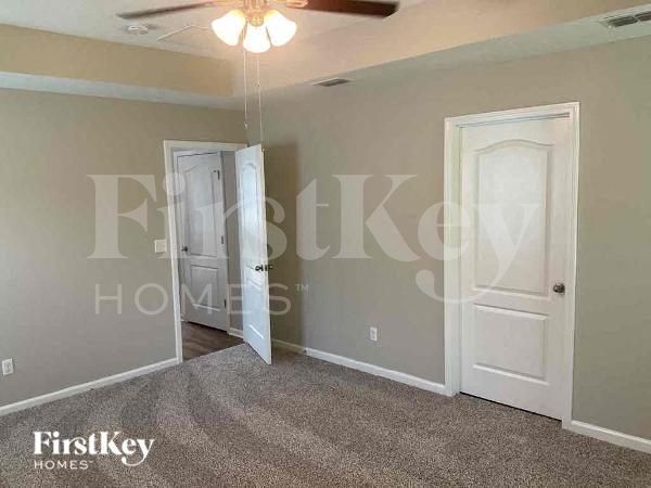 Building Photo - 12472 Itani Wy