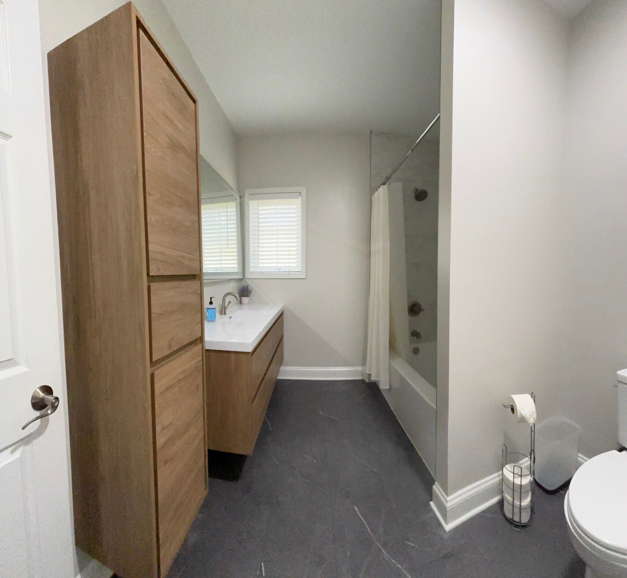 Bathroom #1 - 4 N Pistakee Lake Rd