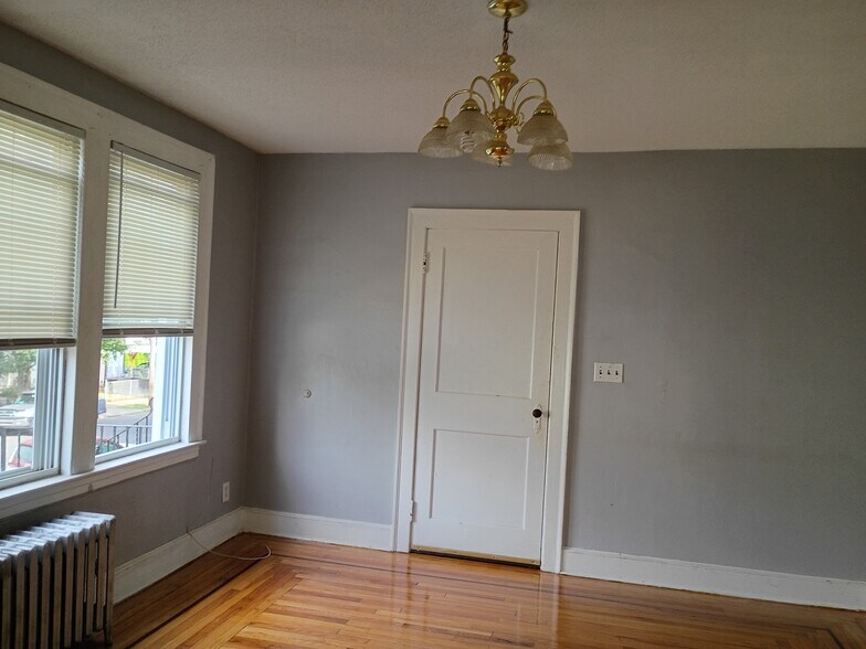 Building Photo - 257 Sheffield Ave