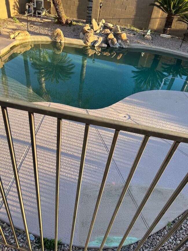 Building Photo - Spacious 4 Beds, 2 Baths Home with POOL in...