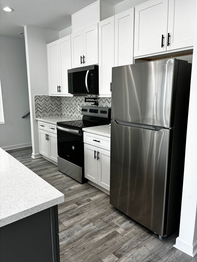 Building Photo - For Lease | 3 Bed, 3 Bath | 1,515 Sq Ft | South Houston