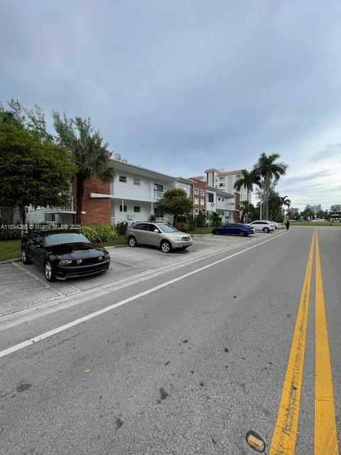 Building Photo - 9300 E Bay Harbor Dr