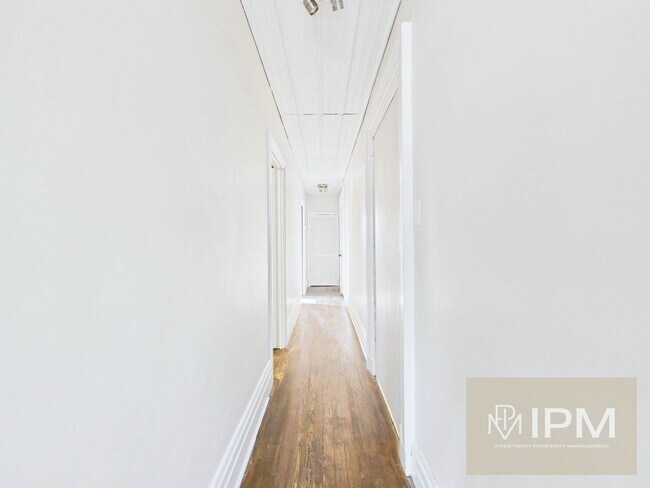 Building Photo - 219 S Union St