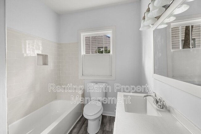 Building Photo - 5113 Farrell Ave