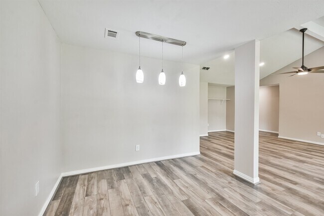 Building Photo - 6103 Fallengate Dr