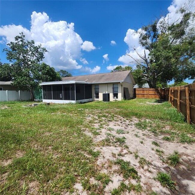 Building Photo - 3154 Laird Dr