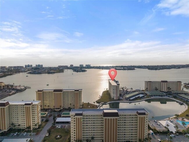 Building Photo - 4775 Cove Cir