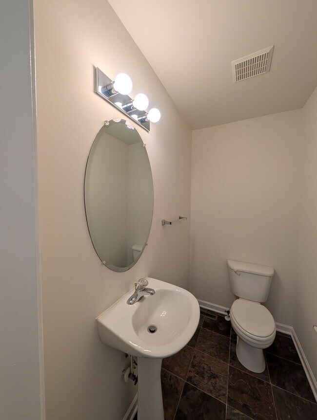 Building Photo - 322 Caribou Ln