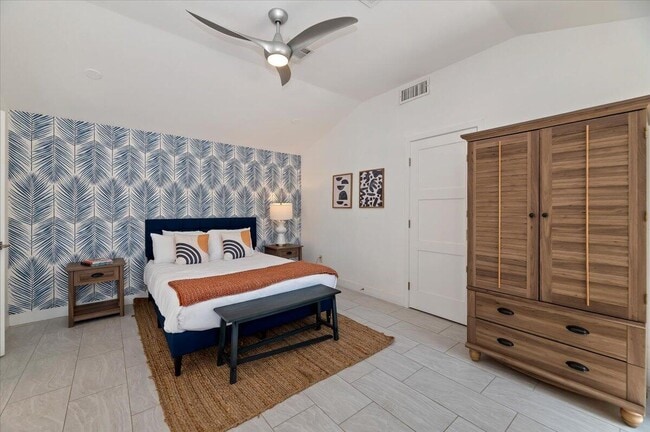 Building Photo - 53245 Avenida Martinez