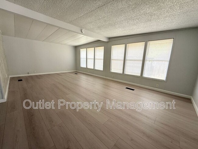 Building Photo - 6956 Attica Ln