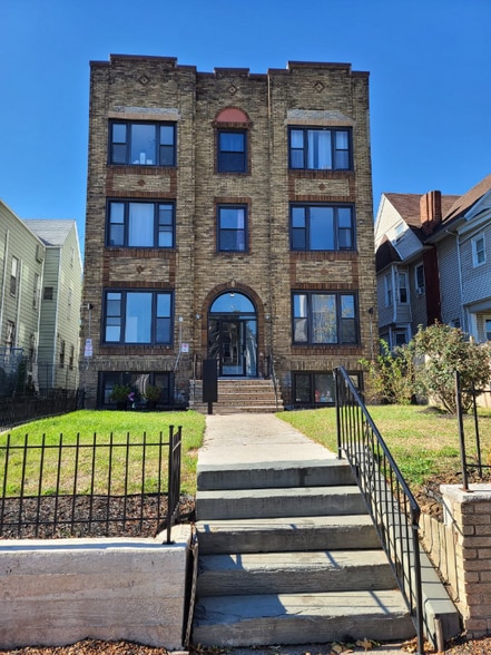 Building Photo - 226 Roseville Ave