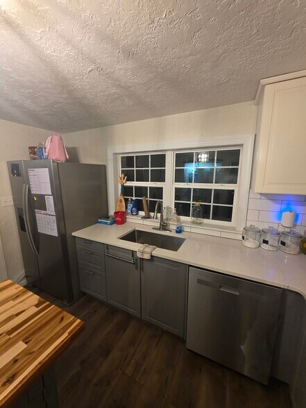 Building Photo - 215 Wellons St