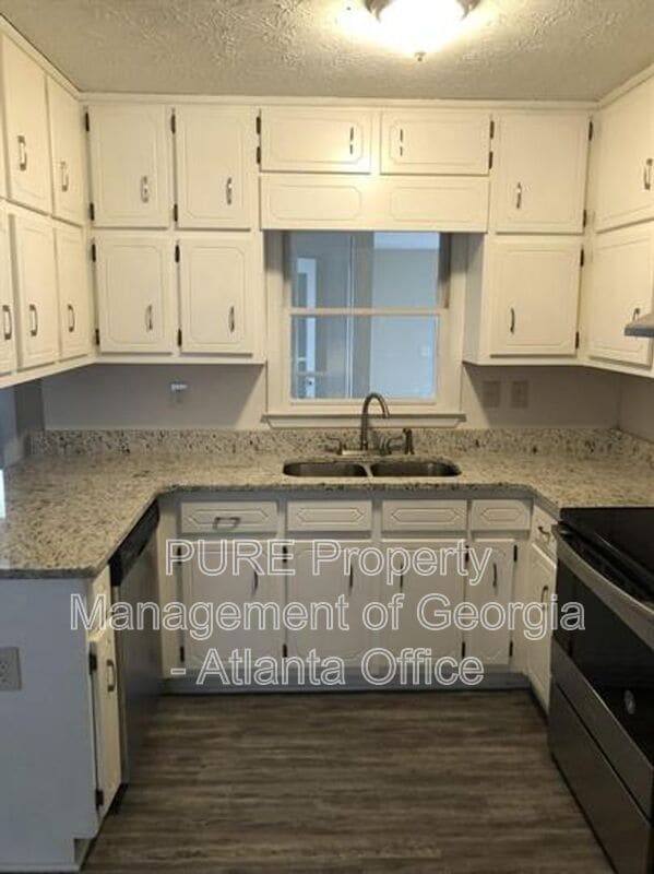 Building Photo - 55 Sunnybrook Dr