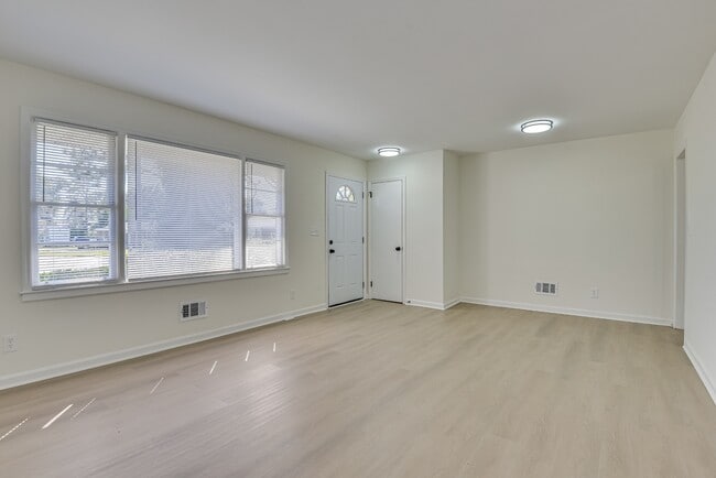 Building Photo - 2618 Providence Ct