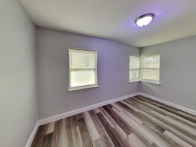 Building Photo - 3BR/1.5BA Home in Jacksonville FL w/ Spaci...