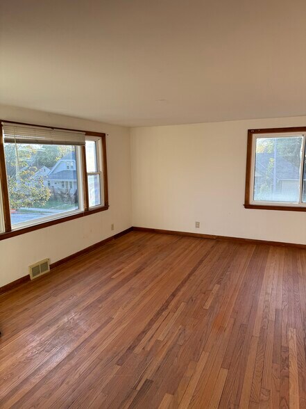 Building Photo - 1944 S 92nd St