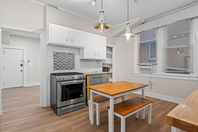 Building Photo - 938 Avenue C