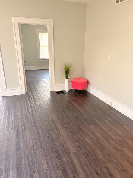 Building Photo - 2720 Ensley 5 Points W Ave