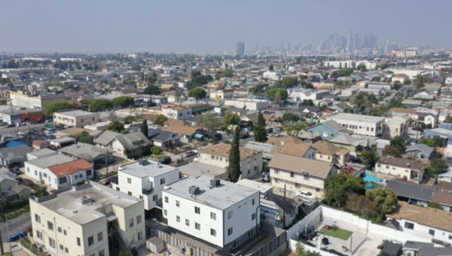 Building Photo - 2855 1/2 Cincinnati Room 3