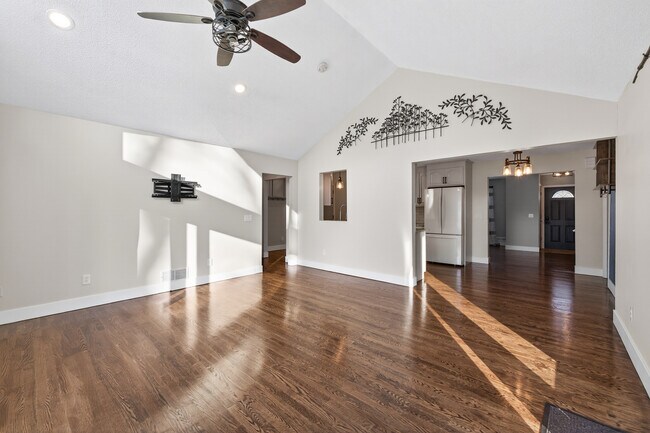 Building Photo - 15350 Drexel Way