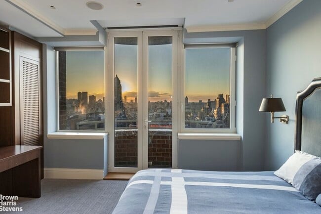 Building Photo - 188 E 78th St