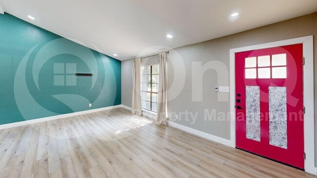 Building Photo - 1313 Milford Dr