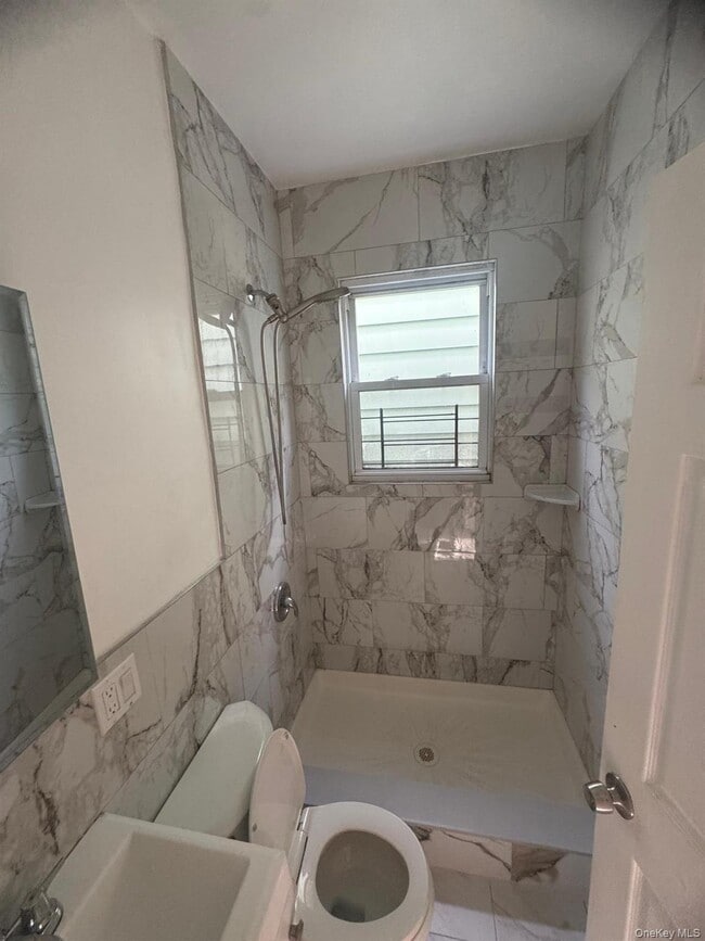 Building Photo - 141 Voss Ave