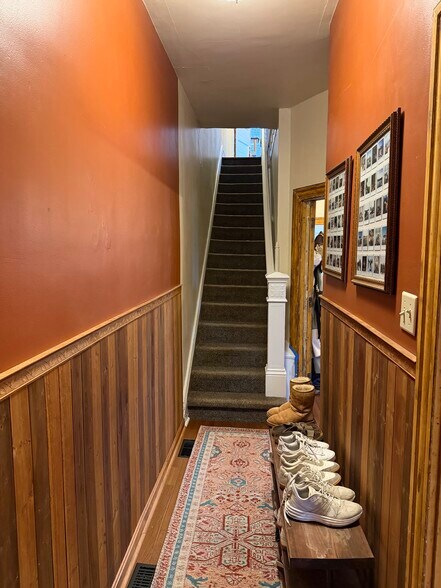 Building Photo - 240 1/2 46th St