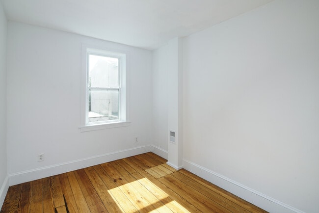 Building Photo - 1521 Palethorp St