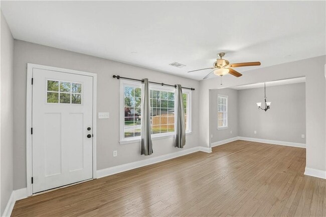 Building Photo - 2866 Belvedere Ln