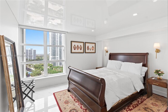 Building Photo - 19101 NE 36th Pl