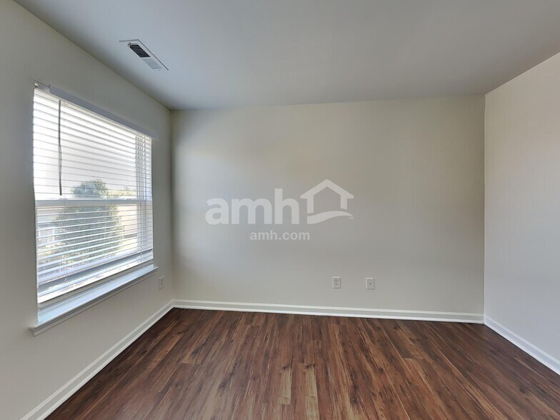 Building Photo - 5006 Lazy Day Ln