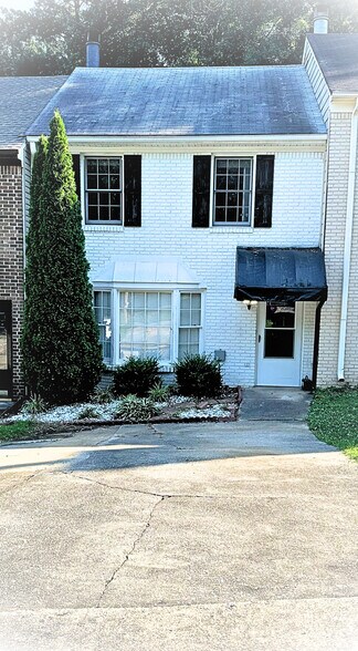 Primary Photo - 2933 Riverwood Ter