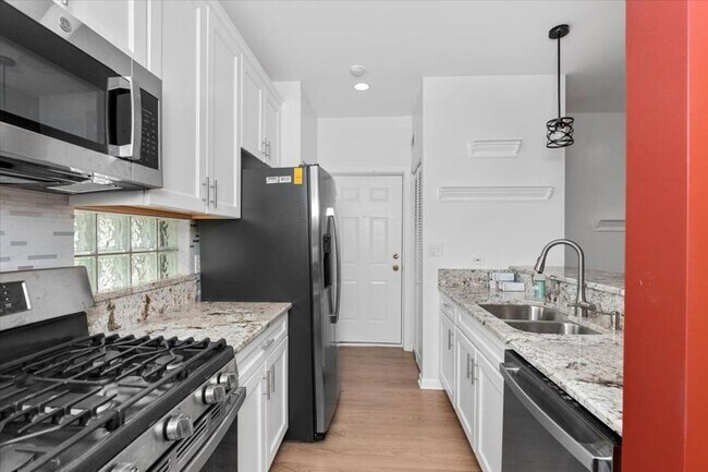Primary Photo - 2 bedroom in Chicago IL 60610