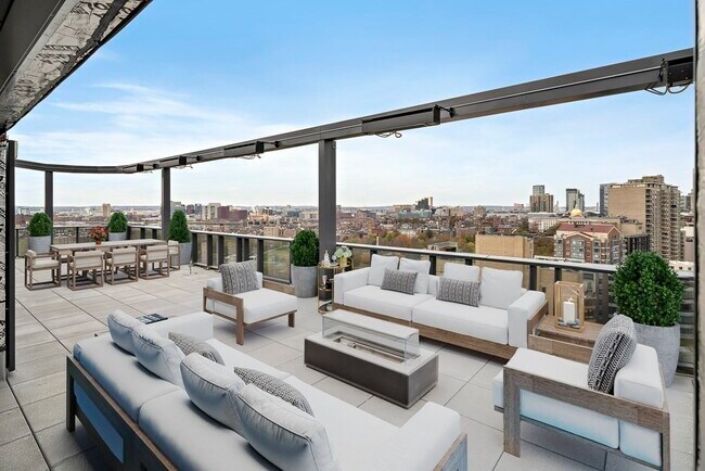 Building Photo - 55 Lagrange St