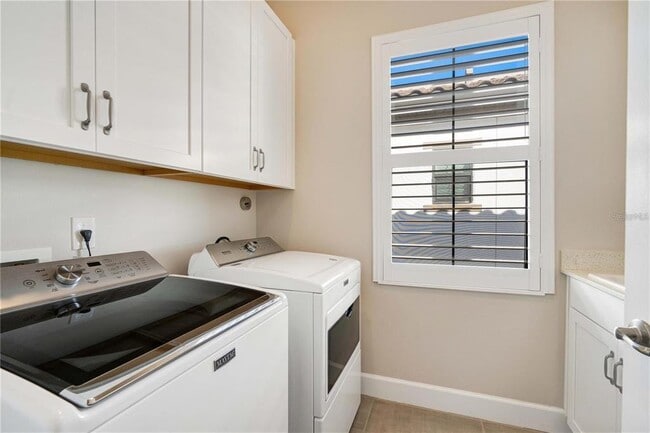 Building Photo - 8449 Via Vittoria Way