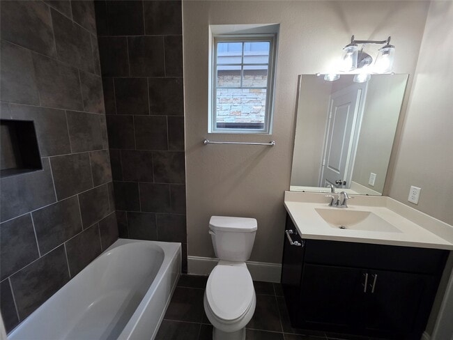 Building Photo - 4315 Schuler St