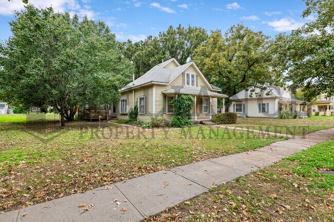 Building Photo - 109 N Emporia St