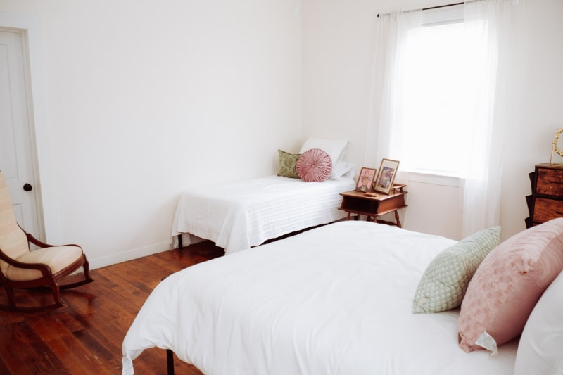 Building Photo - 354 Charles St