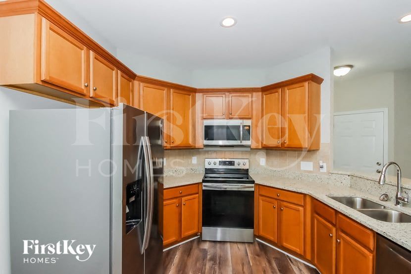 Building Photo - 105 Meandering Way Ln