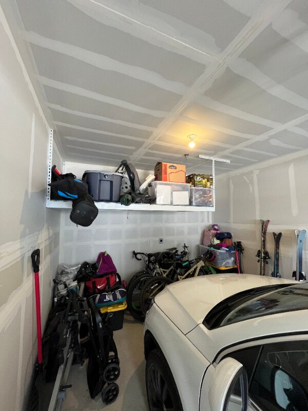 Building Photo - 927 W Coral Charm Wy