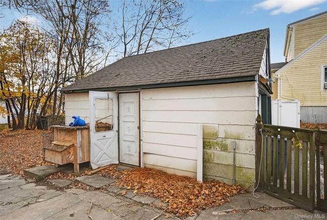 Building Photo - 36 Swezey Pl