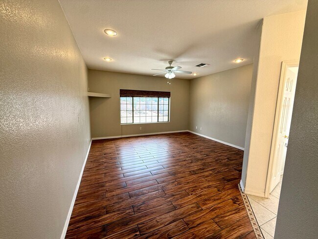 Building Photo - 2116 Roy Rogers Way