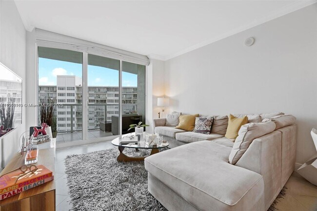 Building Photo - 218 SE 14th St