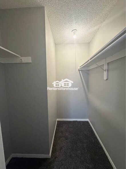 Building Photo - 2112 E Caulder Ave