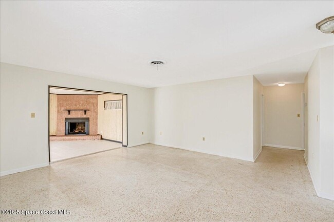 Building Photo - 309 Gemini Dr