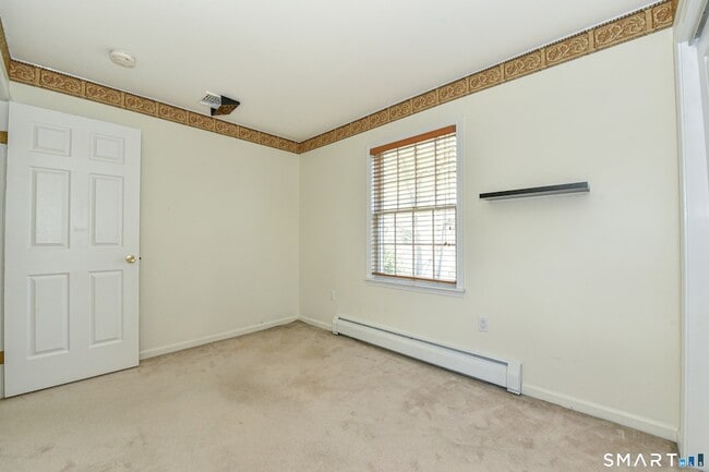 Building Photo - 5 Moody Ave